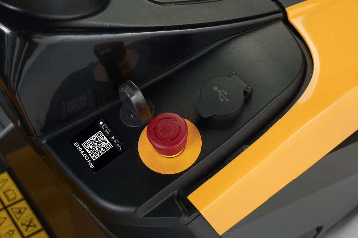 STIGA Akku-Rasentraktor Tornado 598e